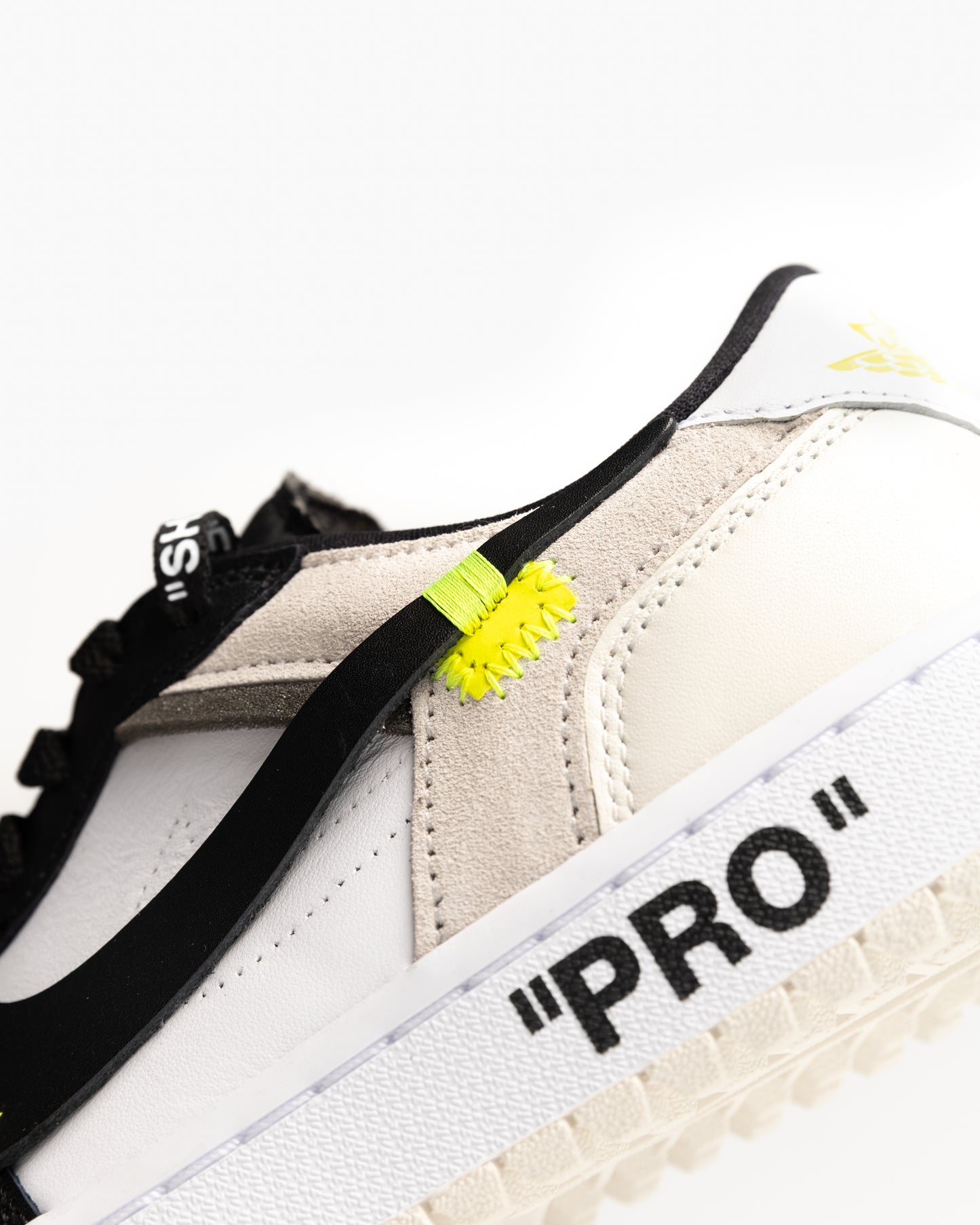 'OFF-WHITE' Air Jordan 1 Low Golf - Black White and Volt