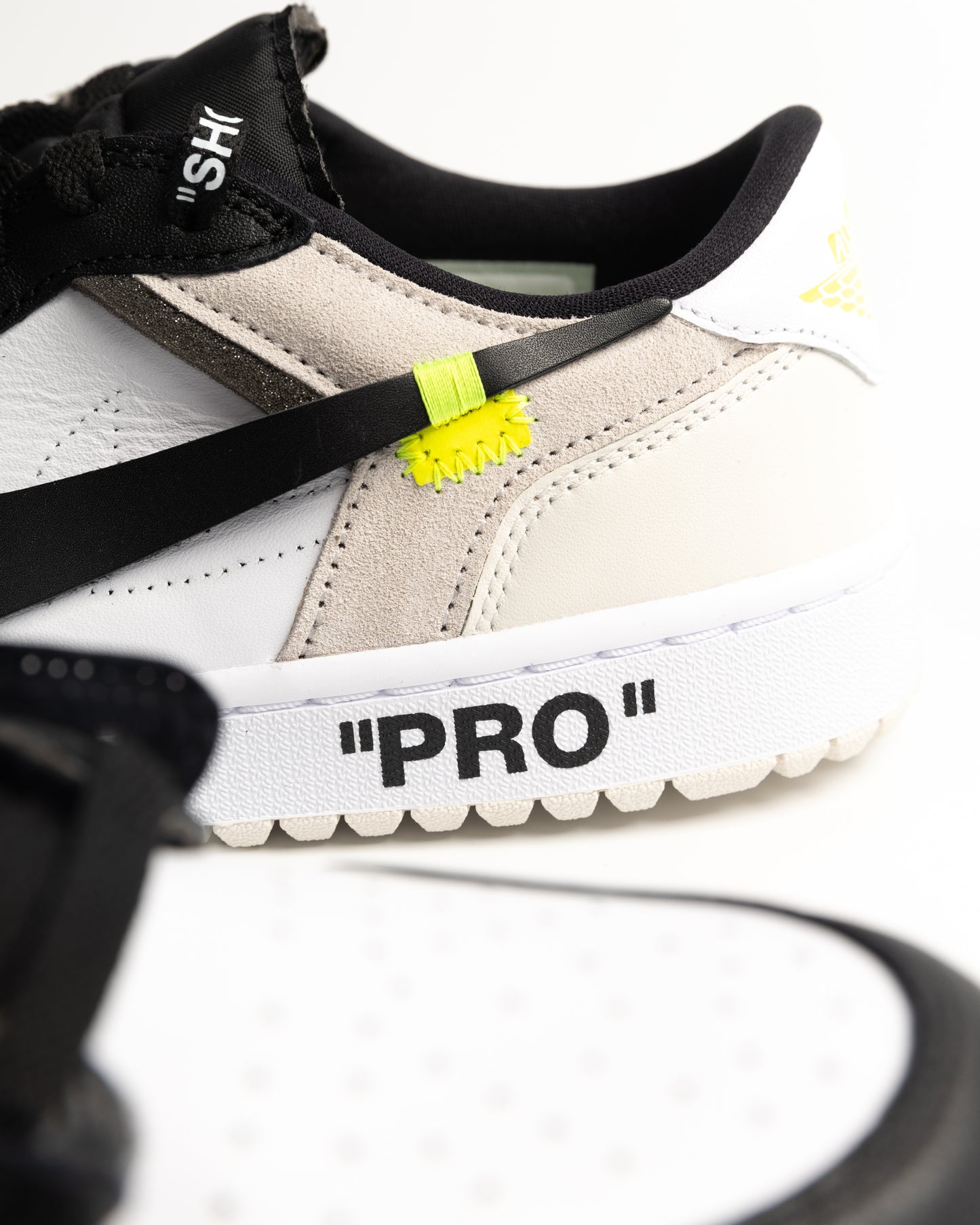 'OFF-WHITE' Air Jordan 1 Low Golf - Black White and Volt