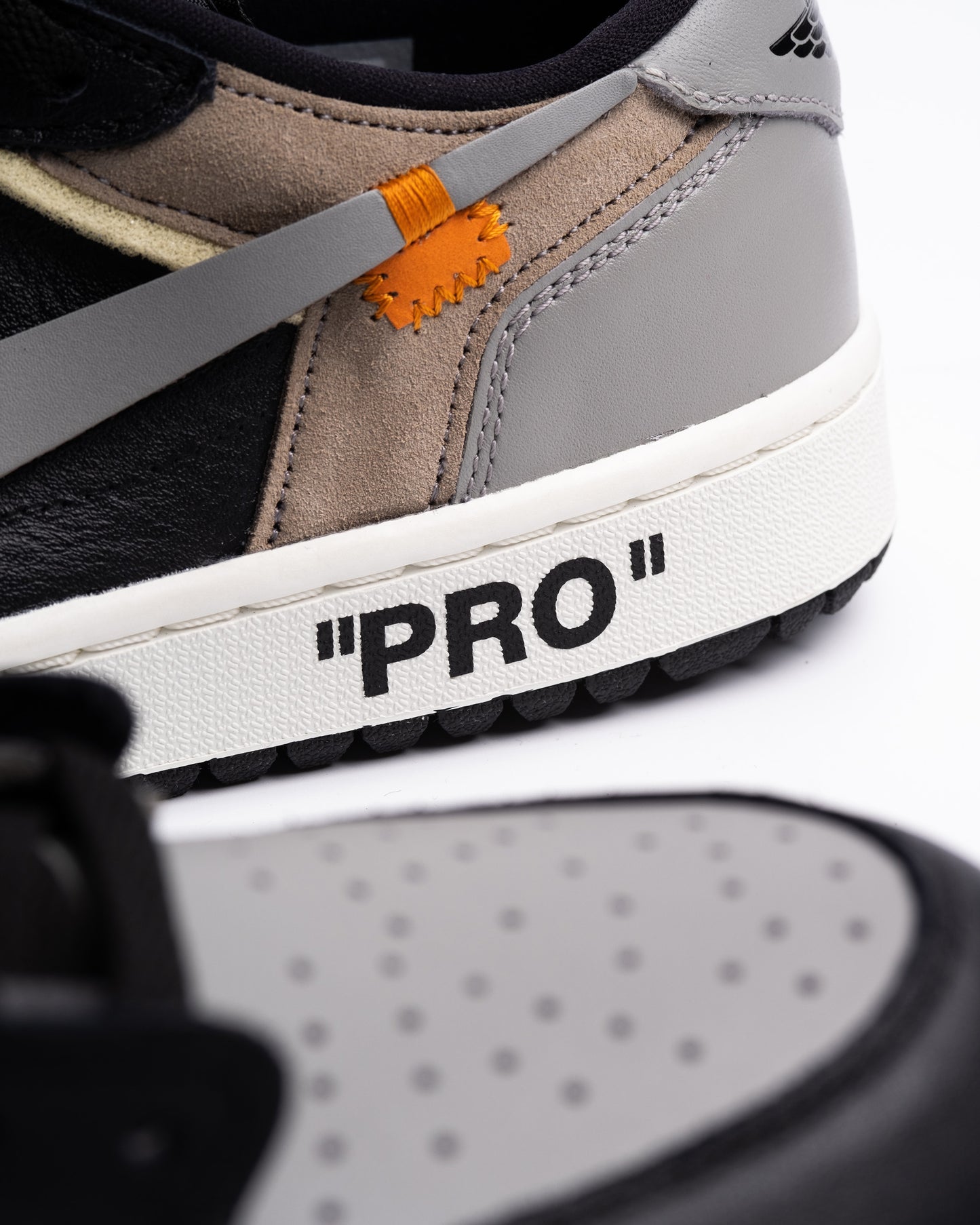 'OFF-WHITE' Air Jordan 1 Low Golf - Shadow